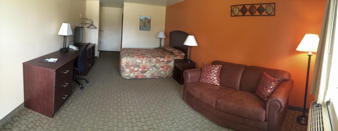 Cottonwood Inn & Suites Phillipsburg Exterior foto